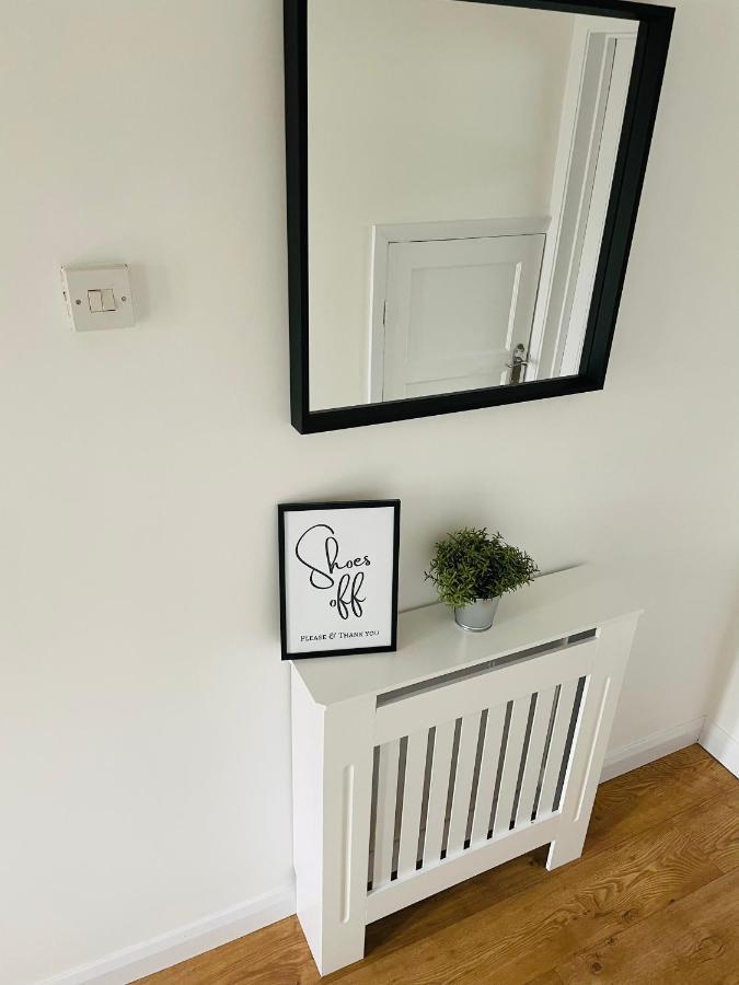 Wolverhampton Large 3 Bedrooms 5 Bed House Perfect For Short & Long Stays Contractors Business Nhs Insurance 1 Bathroom And Separate Wc Private Garden Driveway For 2 Large Vehicles Close To City Centre M6 M54 And Walsall Willenhall Cannock Property Екстер'єр фото
